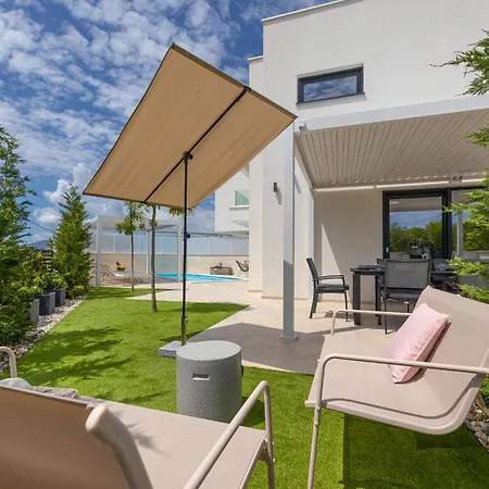 Aurelia 4 With Pool *