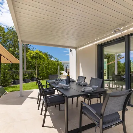 Aurelia 4 With Pool * Linardići