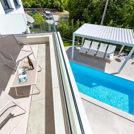 빌라 Aurelia 4 With Pool Linardići