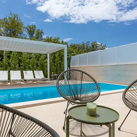 Aurelia 4 With Pool 빌라 Linardići