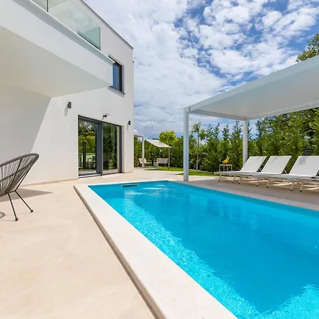 Aurelia 4 With Pool *