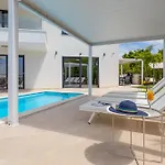 Aurelia 4 With Pool Linardići