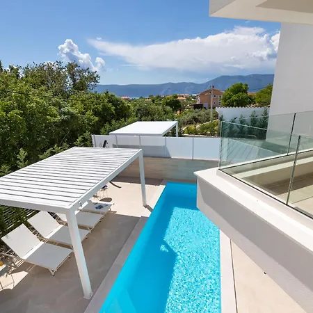 Aurelia 4 With Pool Linardići