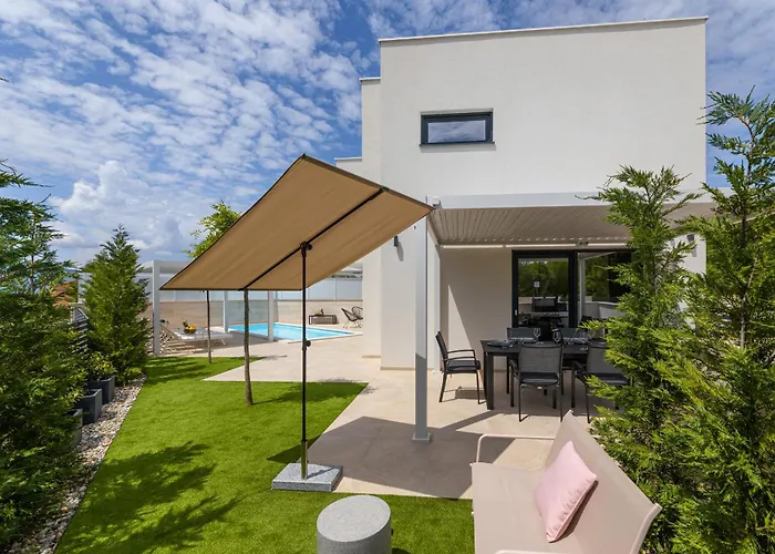 Aurelia 4 With Pool Villa