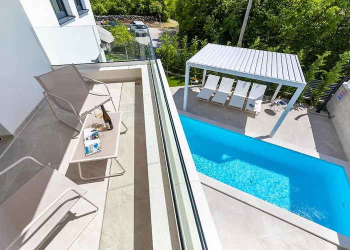 Villa Aurelia 4 With Pool Linardići