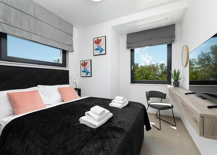 Aurelia 4 With Pool Villa Linardići