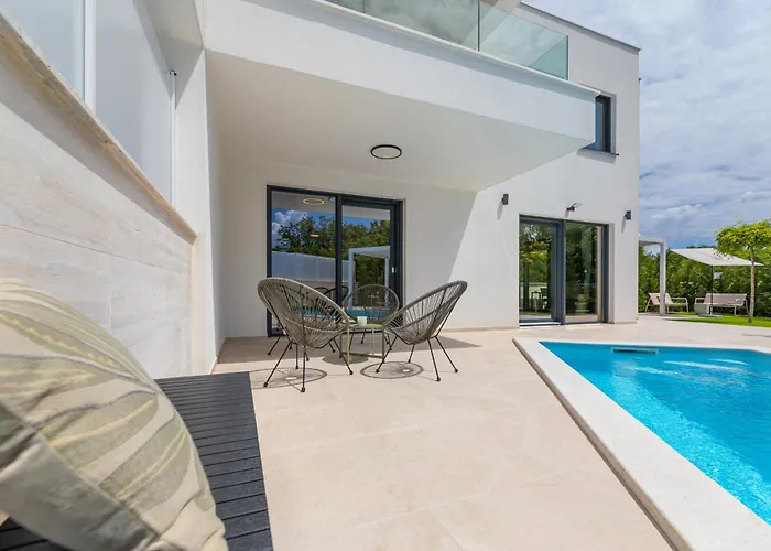 Aurelia 4 With Pool * Linardići