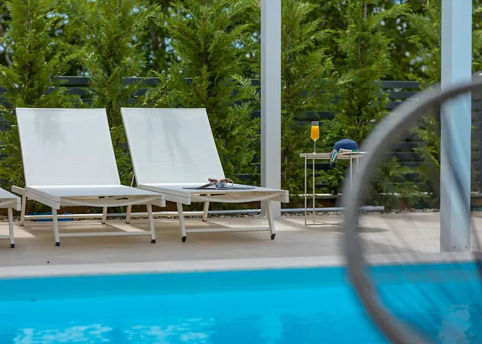 Aurelia 4 With Pool Villa