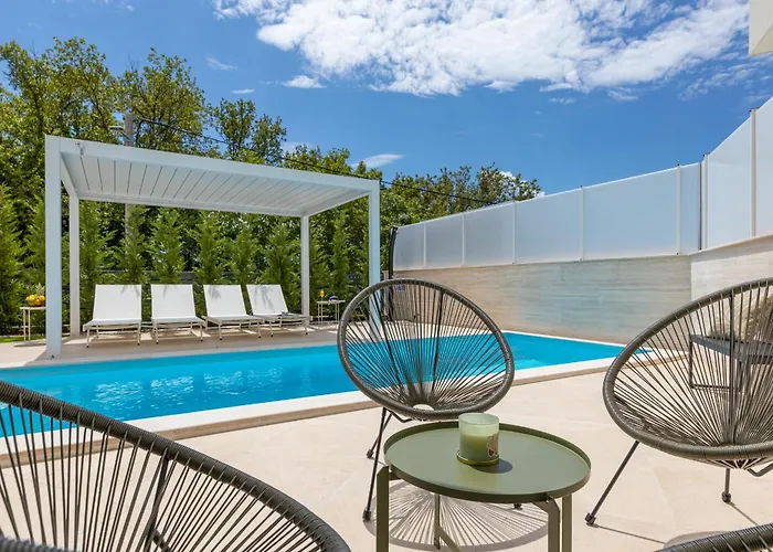 Aurelia 4 With Pool Villa Linardići