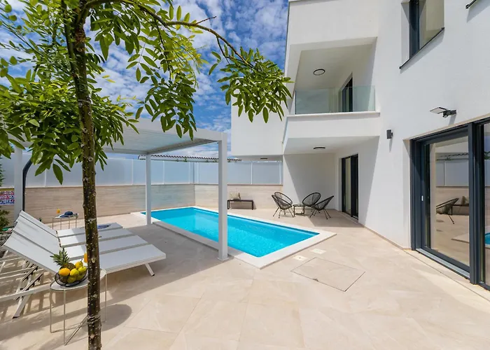 Aurelia 4 With Pool * Linardići