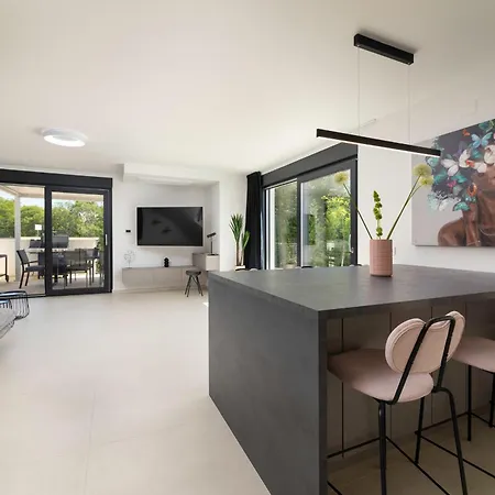 Aurelia 4 With Pool *