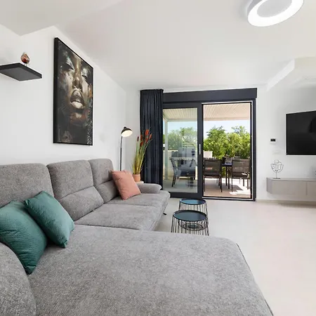 Aurelia 4 With Pool Villa