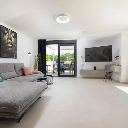 Aurelia 4 With Pool Villa *