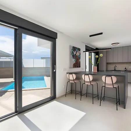 Villa Aurelia 4 With Pool Linardići