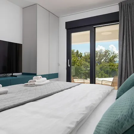 Villa Aurelia 4 With Pool Linardići